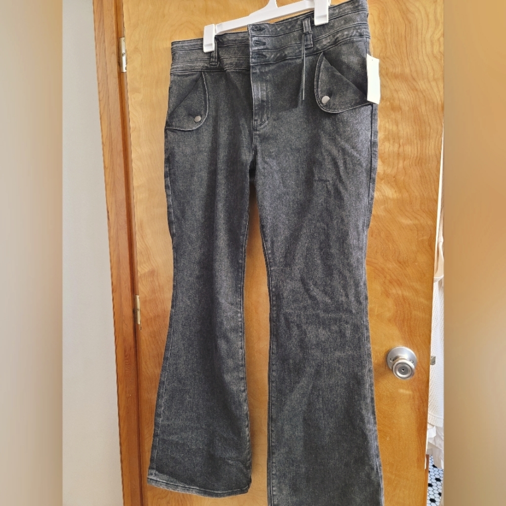 NWT Kut from the Kloth, High Rise Ana Flare Jeans. Faded black. Size 16.
